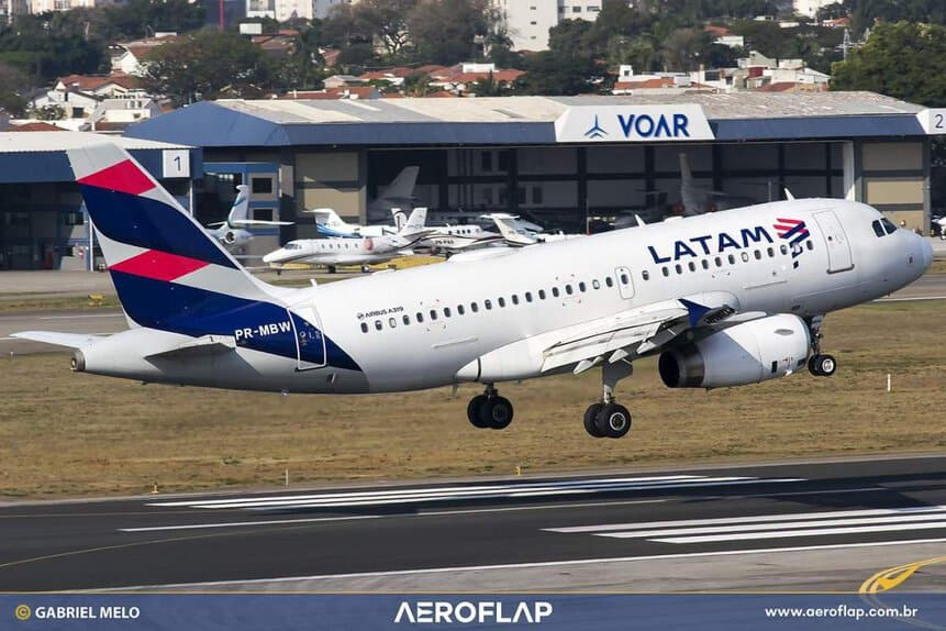 LATAM Vacinas Brasil Airbus A319 LATAM Brasil Versão alta temporada