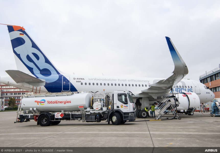 Airbus e TotalEnergies fecham parceria para combustíveis sustentáveis. Imagem: Airbus
