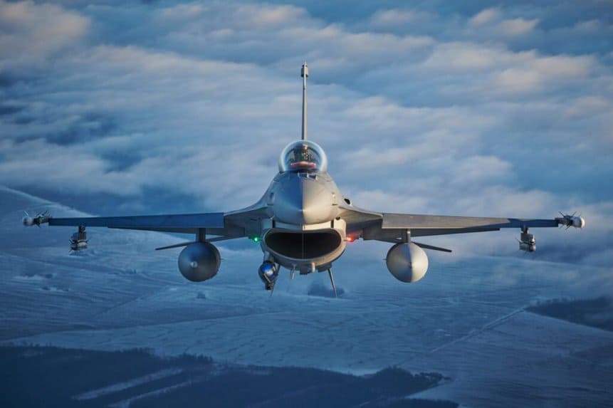 Caça F-16 Fighting Falcon da Polônia. Ucrânia deve receber caças em junho. Foto: Força Aérea Polonesa via OTAN.