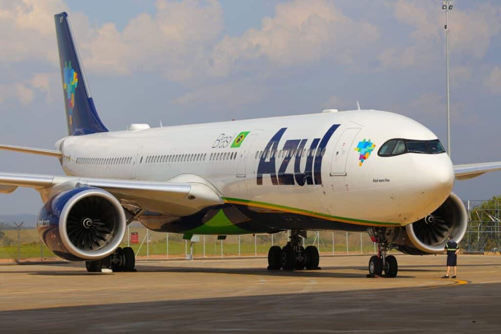 Azul passa a vender passagens para Ibiza e Tenerife TAP