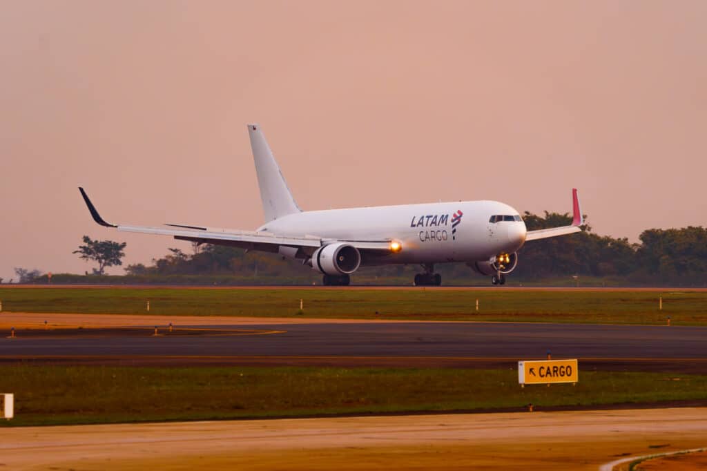 LATAM Cargo demanda carga carga aérea
