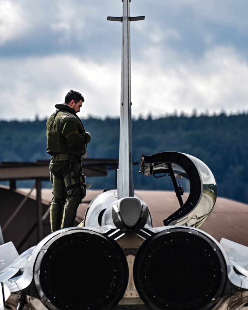França participou do exercício com caças Dassault Rafale.