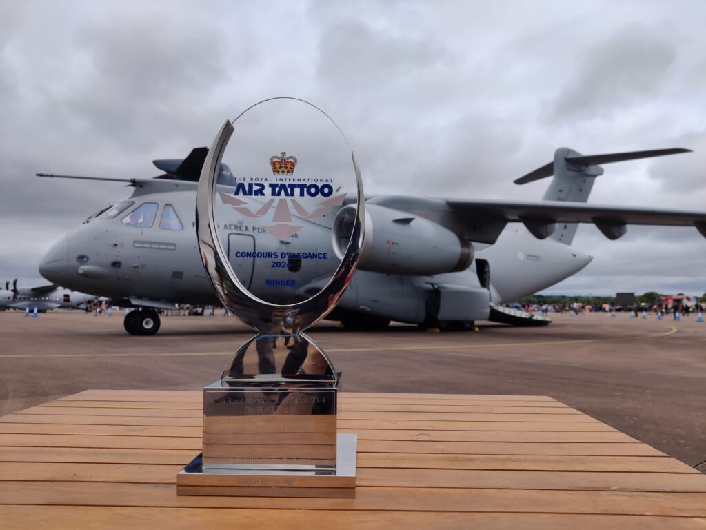 Embraer KC-390 da Força Aérea Portuguesa conquistou o prêmio de aeronave mais elegante no Royal International Air Tattoo (RIAT), na Inglaterra. Foto: FAP/Divulgação.